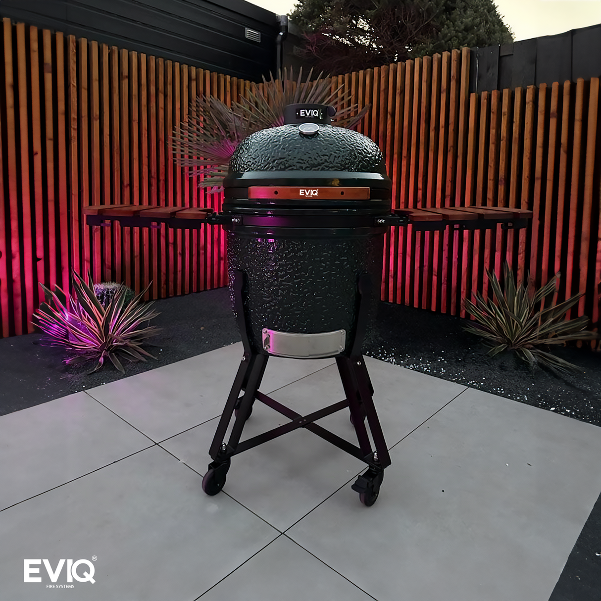Barbecue au charbon de bois EVIQ BBQ Kamado 18" Grillmaster en céramique noire